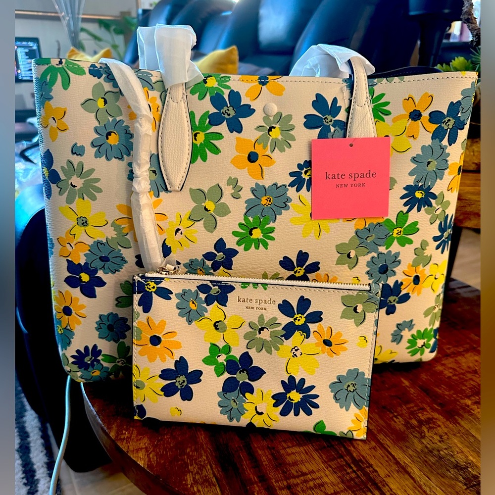 🚨SOLD!!!🚨 NWT MSRP$298 KATE SPADE All Day Floral Medley PVC Large Tote